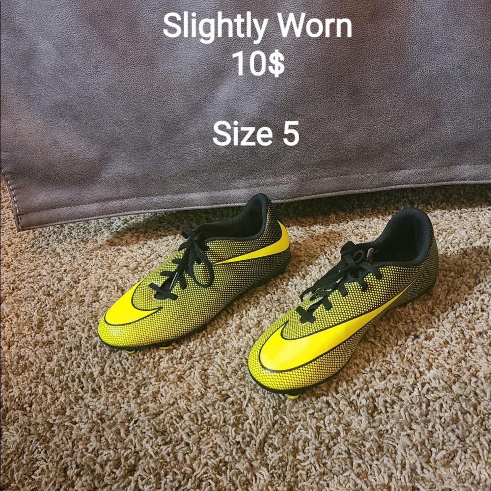 Nike Bravatta Cleats